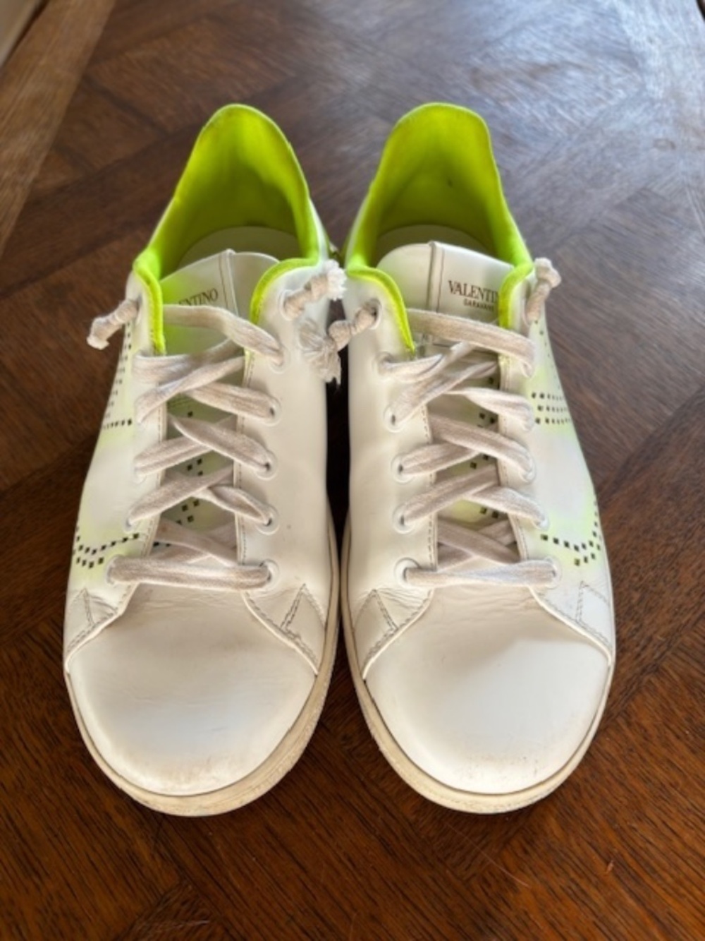 Valentino Garavani Backnet V logo low-top sneakers - women 6.5